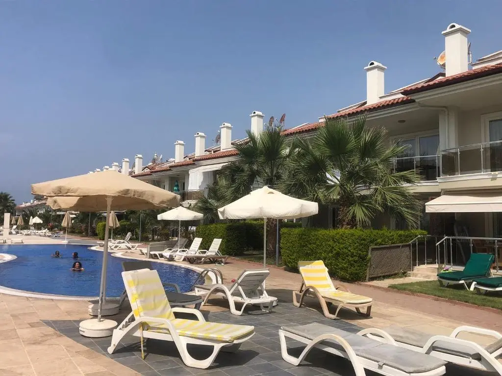 Complex in Calis